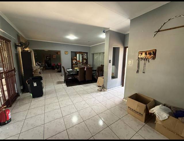 4 BEDROOM HOUSE FOR SALE IN THE REEDS